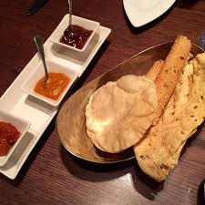 Papadam with Mango Chutney (2 pcs)